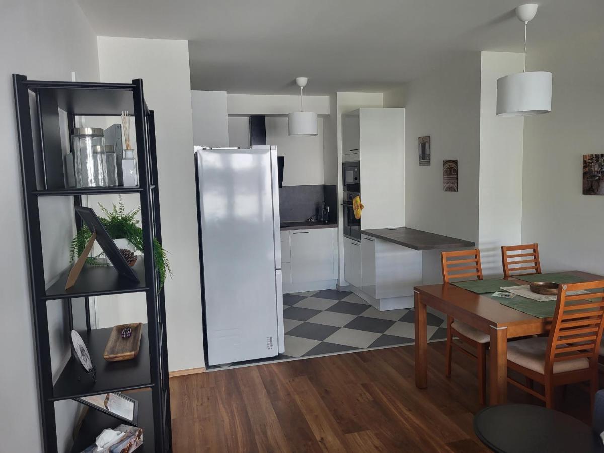New In Karlin, 8, Close To Center Apartament
